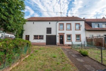 Das Haus der Schmetterlinge steht in Losheim in der Schachenstraße 12, 66675 Losheim am See, Einfamilienhaus